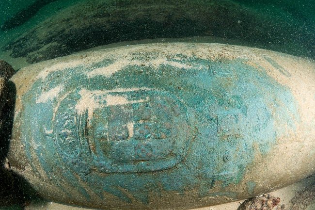 Kromě koření objevili potápěči i bronzové artefakty.