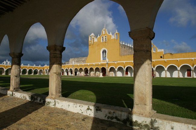 Izamal, the yellow city - covent of St. Antonio