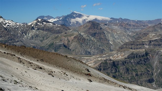 Za vulkány Chile (IX.): Mezi vulkány středního Chile. Do míst, o kterých průvodce mlčí