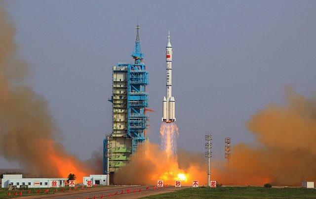 Start vesmírné lodi Šen-čou 9 v severozápadní Číně. 