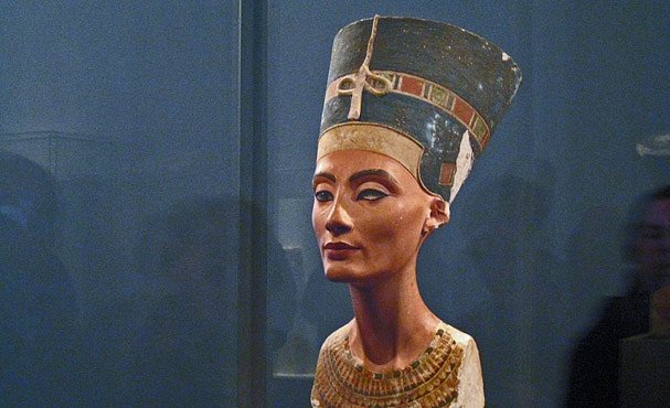 Spor o Nefertiti