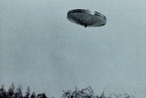 Stále se objevují lidé, kteří přinášejí důkazy o vesmírných lodích. Patří mezi ně i fotografie Dr. Ing. Daniela Frye z roku 1964.