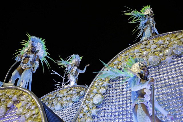 Královna karnevalu je volena na základě své krásy, projevu a samozřejmě tanečních schopností. Nesmí jí rozhodně chybět 'festivalový duch'!