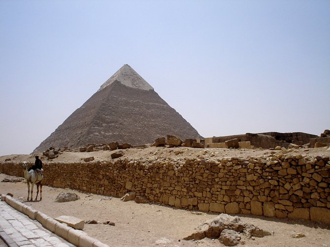 Egypt je exotickou destinací nabízející hřejivý sluneční svit, překrásné průzračné moře a velice osobitou kulturu.