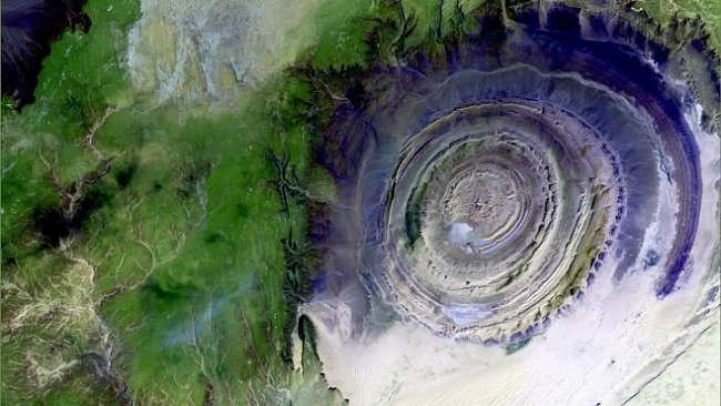 OBRAZEM: Oko Sahary aneb Podivuhodná struktura Richat