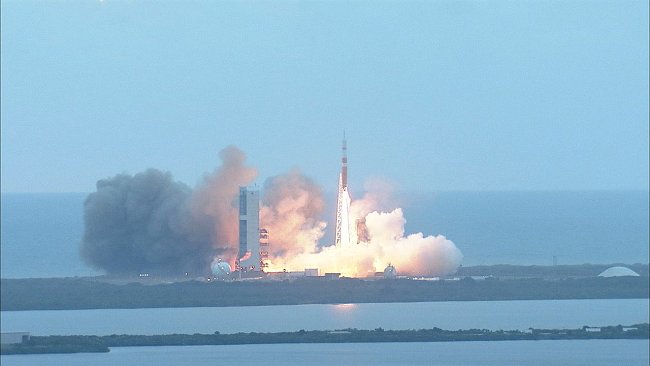 Orion zahajuje svou misi na Mars