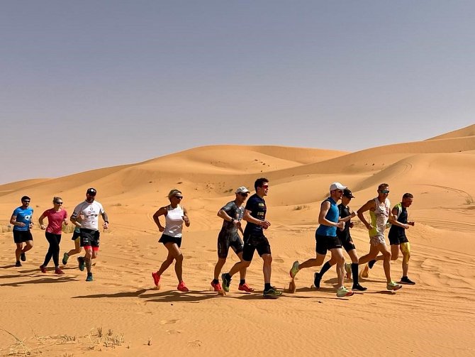 závod Triathlon North Africa Ironman, v poušti severní Sahara, běh