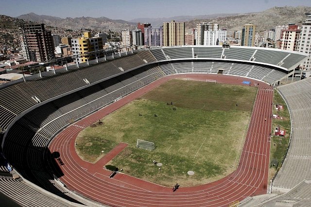Nejvýše položený fotbalový stadion na světě