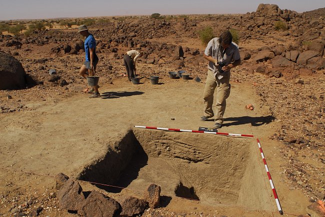 Archeologický výzkum na lokalitě Liščí kopec, pohoří Sabaloka, výzkumy ČEgÚ.