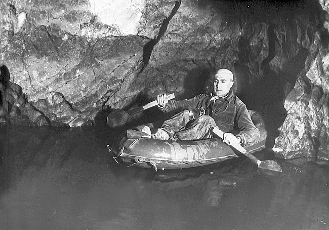 Punkevní jeskyně byla středem zájmu speleologů od 19. století.
