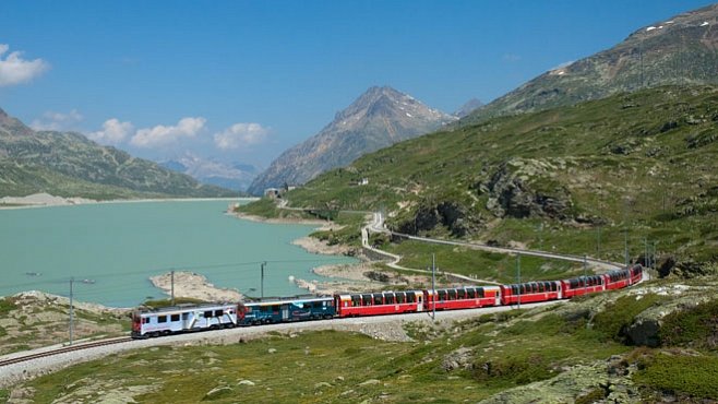 Koleje ve švýcarském Graubündenu vedou do železničního nebe