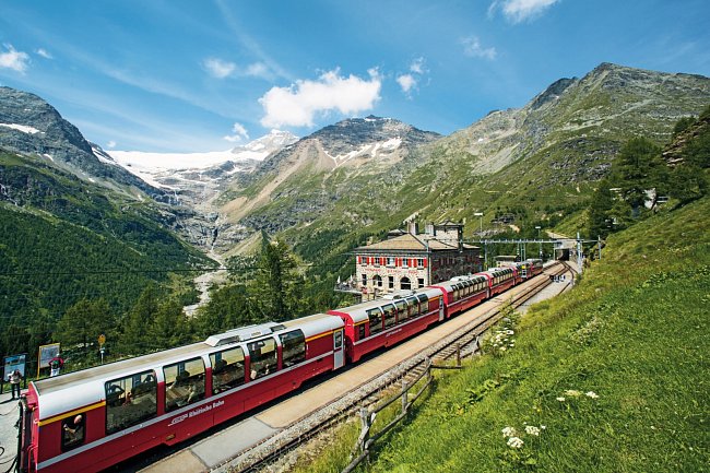 Projet se ve Švýcarsku vlakem je opravdový zážitek.