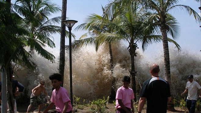 TOP videa National Geographic: Unikátní záběry tsunami. Jak vzniká a co způsobuje?