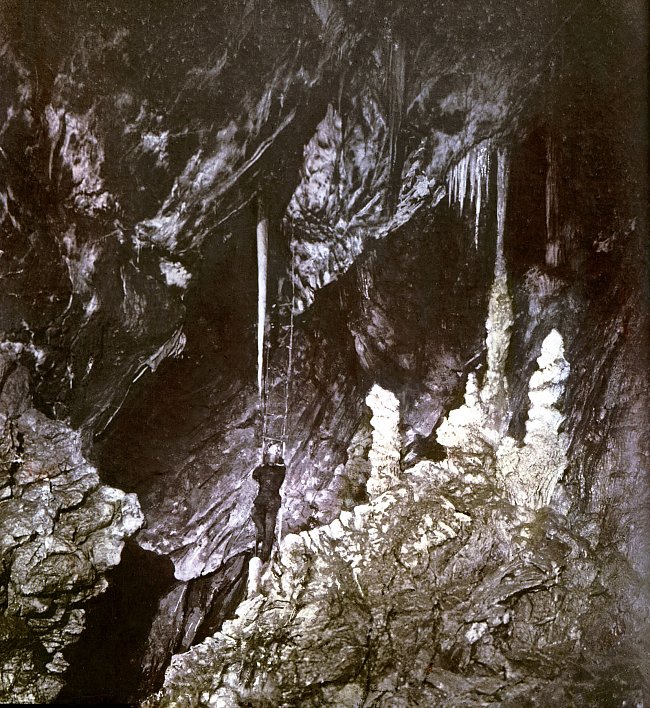 Punkevní jeskyni objevil Karel Absolon. 