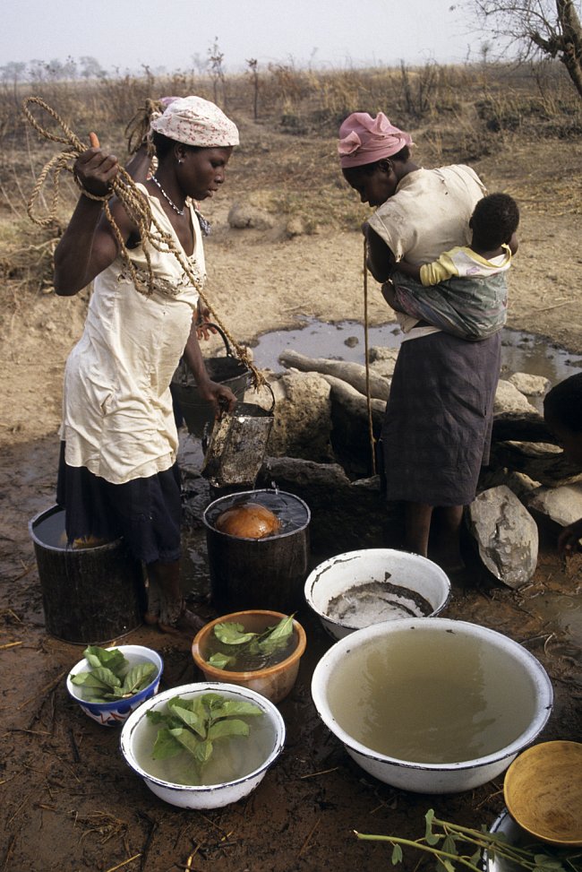 V Ghaně si vody umějí vážit