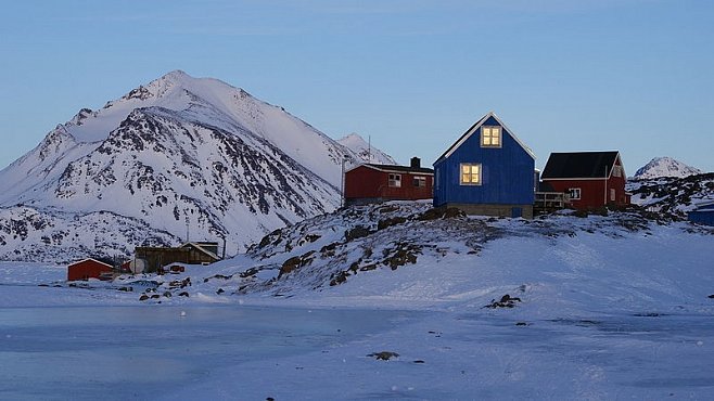 Vesnice Kulusuk je pohádkovou zemí mrazu a ledových pustin. Vítejte mezi Inuity