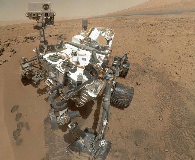 Vlastní portrét Curiosity pořídila 31. října. 