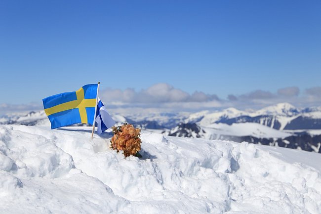 Z vrcholu hory je viditelné území o rozloze 40 000 km², včetně sousedního Norska.