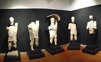Sochy jsou k vidění v Národním archeologickém muzeu v Cagliari