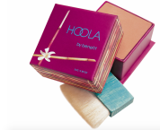 Bronzer Benefit Hoola Bronzer, k dostání v síti Sephora.