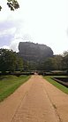 Sigiriya je skalní chrám, který právem patří mezi nejnavštěvovanější památky na ostrově.
