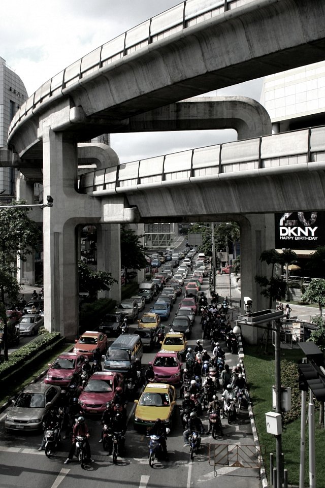 Ulice Bangkoku jsou nacpané k prasknutí.