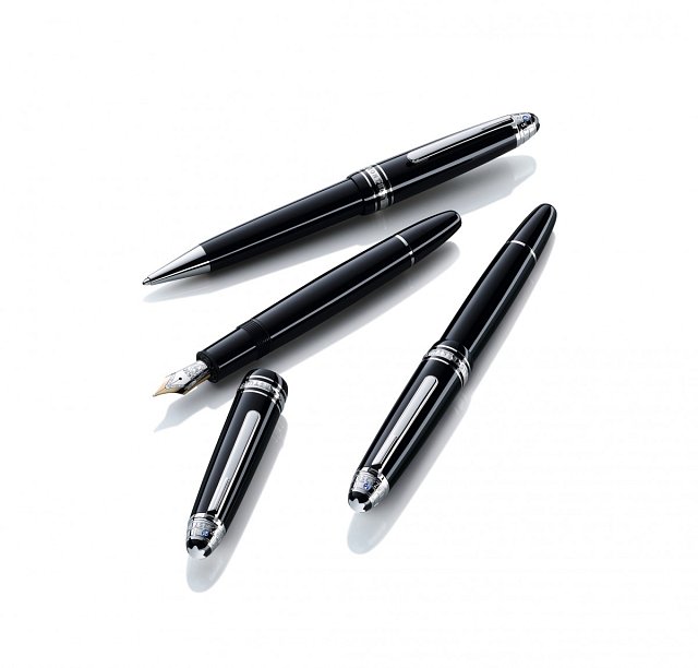 Montblanc_Signature_For_Good_Writing_Instruments_FamilyShot_2