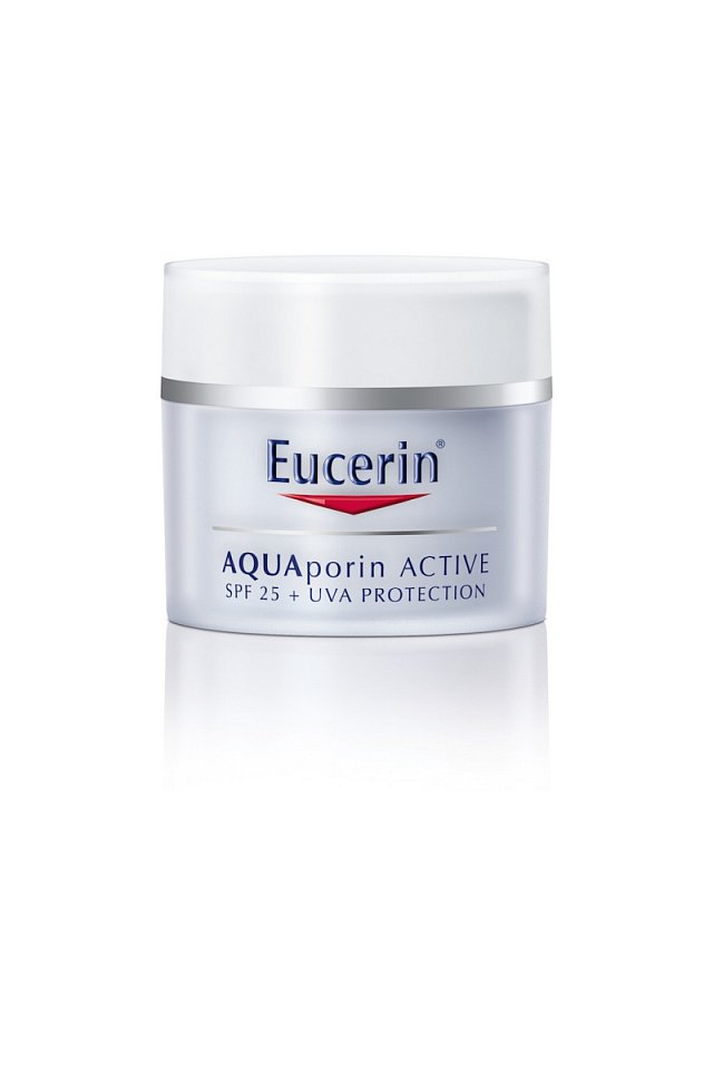 Hydratační krém Eucerin AQUAporin ACTIVE s UV ochranou je ideální pod make-up. Cena 555 Kč.
