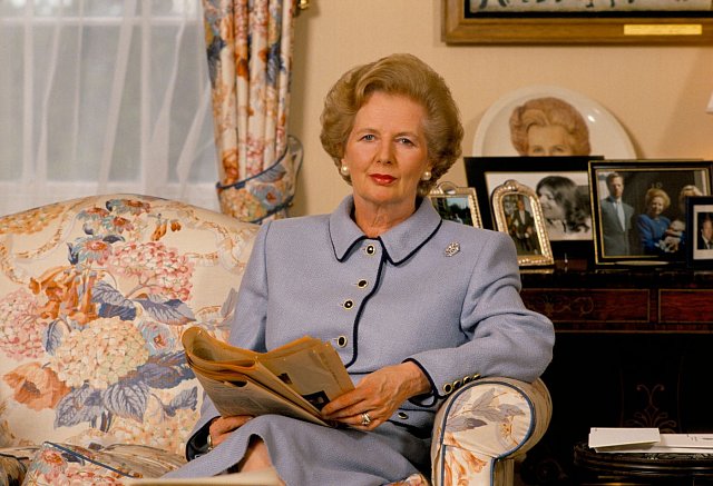 THATCHER DOWNING STREET MARGARET THATCHER SAT IN THE LIVING ROOM READING A BOOK 1989