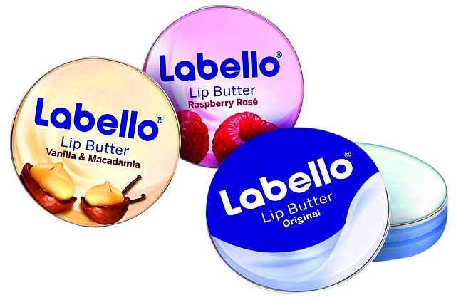 Jedna z nejznámějších značek v péči o rty totiž kromě populárních tyčinek na rty vytvořila i Labello Lip Butter. V prodeji original, vanilka a malina. (Labello, 16,7g 75 Kč)