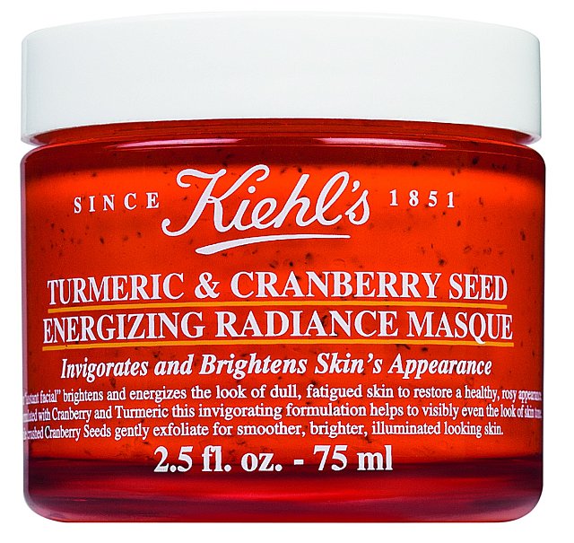  Exfoliační maska Turmeric & Cranberry Seed Energizing Radiance Masque rozjasňuje a povzbuzuje mdlou a unavenou pleť, Kiehl’s, 75 ml 940 Kč