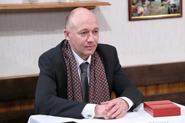 Herec Robert Jašków rozšíří řady seriálu Cesty domů.