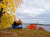 Finsko je zemí tisíce jezer, proto není divu, že na jedno z nich natrefily i holky Parmovy.