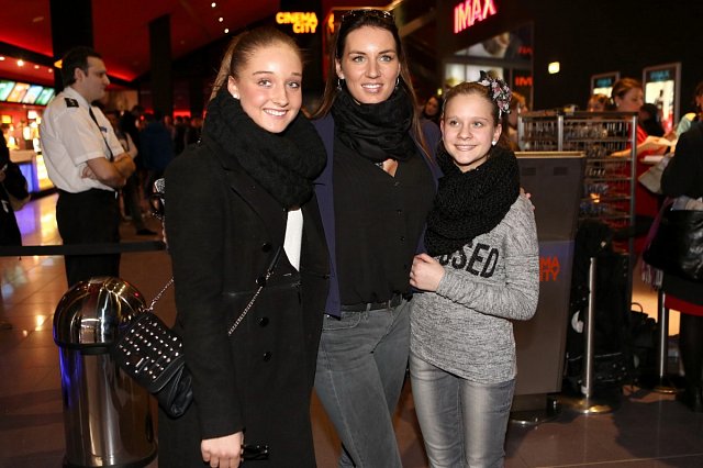 Lucie Králová dorazila v doprovodu dcery Jiřího Šlégra Jessiky (vlevo) a její kamarádky.