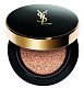 Make-up v houbičce Le Cushion Encre de Peau s matným a zároveň rozjasňujícím efektem, YSL, 12 g 1550 Kč 