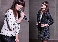 Máte-li chuť na maskulinní minimalismus s francouzským dotekem a v duši kus bohémky, zkuste look à la Charlotte Gainsbourg. Celou proměnu najdete v aktuálním Story č. 6, které je v prodeji od 10.3.2014.