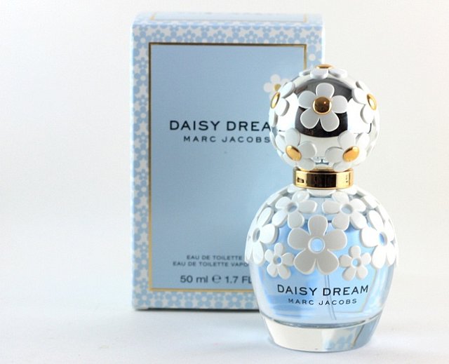 Vůně Daisy Dream Marc Jacobs, 50 ml, cena 1850 Kč, koupíte v parfumeriích Sephora.