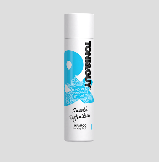 Uhlazující hydratační šampon pro suché vlasy, TONI&GUY, cena 279 Kč.