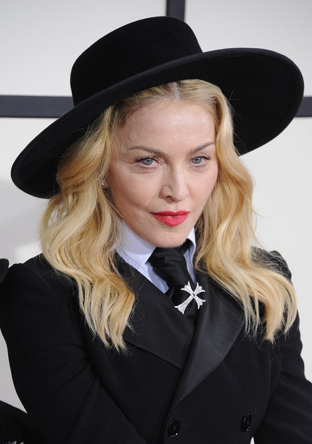 Madonna se doladila krempou na letošních cenách Grammy
