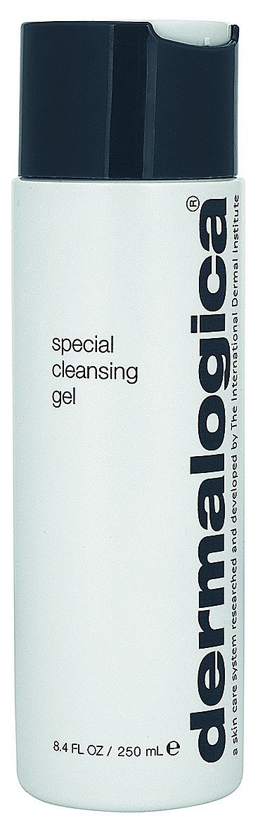 Pěnivý gel Special Cleansing Gel s obsahem rostlinných výtažků se zklidňujícím účinkem, Dermalogica, 250 ml 845 Kč.