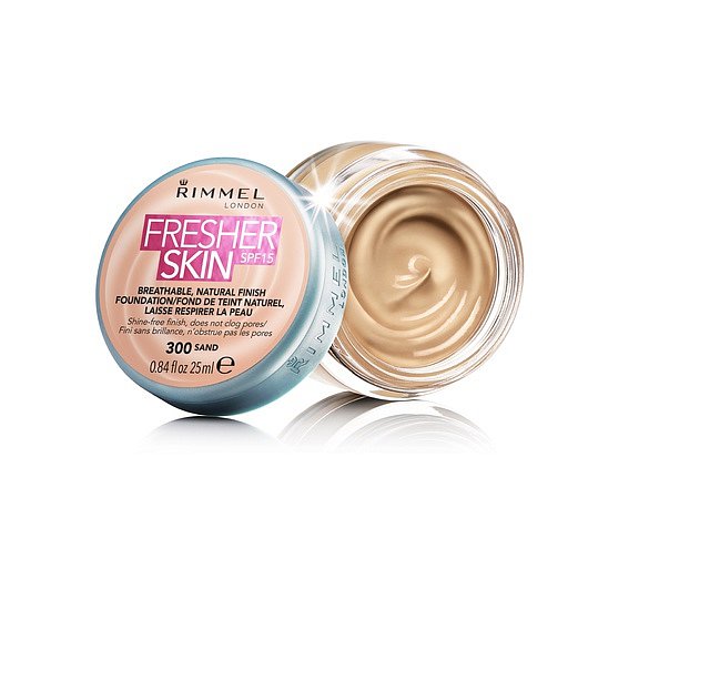 Make-up Fresher Skin s SPF 15 vydrží svěží po celý den, Rimmel, cena 239 Kč.