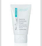 NeoStrata Daytime Protection Cream SPF 23, zvláčňující denní krém s ochranným faktorem, vitaminem E a extraktem z hroznů odrůdy Chardonnay pro suchou a citlivou pleť; www.neostrata.cz, 40 g za 1100 Kč