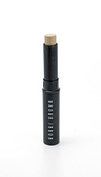 Face Touch Up Stick, Bobbi Brown, 719 Kč Legendou mezi korektory je určitě Face Touch Up Stick. Kryje sice o něco méně než Concealer od Nars, ale zato vypadá přirozeněji. A dá se nanášet přímo na obličej!