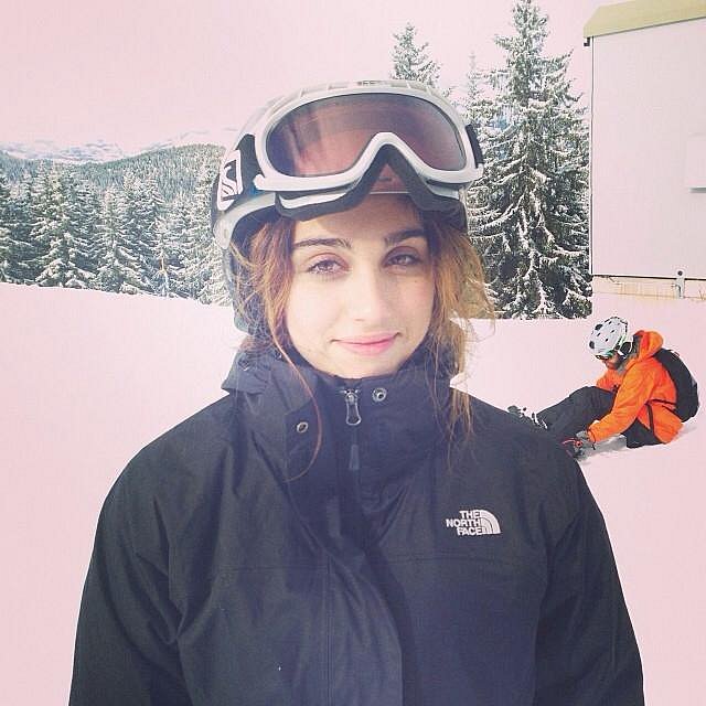 Madonna zkoušela snowboard i lyže. Na nich si při sjezdu narazila kostrč.