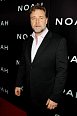 Russell Crowe byl na newyorské premiéře velký elegán