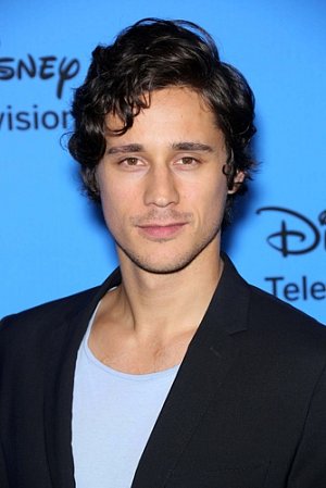 Peter Gadiot