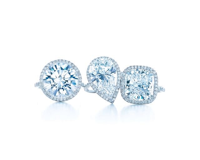 Tiffanyho diamanty jsou označovány jako nejlepší diamanty světa, protože Tiffany používá nejpřísnější kritéria na kvalitu kamenů a akceptuje méně než 2% diamantů určených pro klenotnický průmysl. 