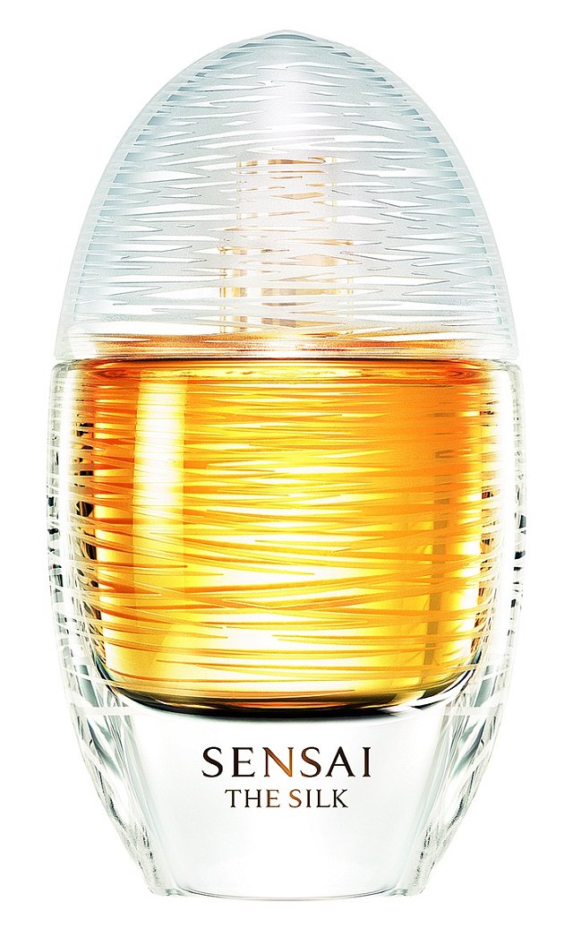Sofistikovaná a intimní vůně Sensai The Silk, jejíž aroma spojuje smyslná ambra, která pleť hýčká jako hedvábí, Sensai, 50 ml 2790 Kč 