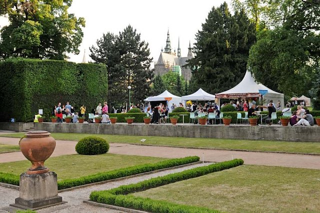 Prague Food Festival se koná v zahradách Pražského hradu.