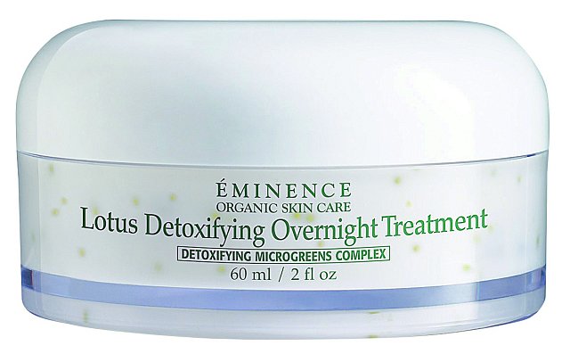 Lotusová detoxikační noční péče Lotus Detoxifying Overnight Treatment nejen detoxikuje, ale také revitalizuje, Éminence Organics, 60 ml 2050 Kč